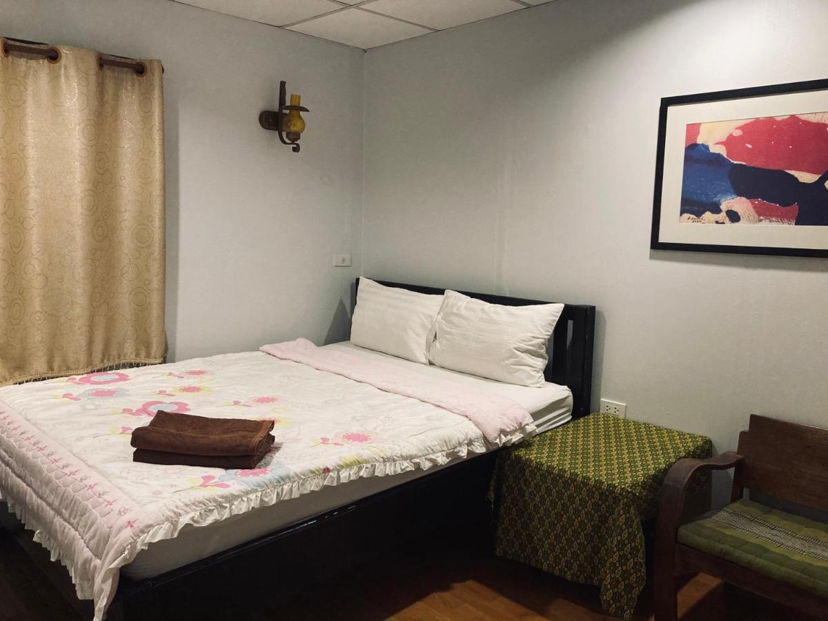 Noom Guesthouse Lop Buri Exterior foto